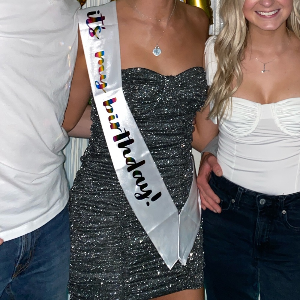 BLACK STRAPLESS DRESS